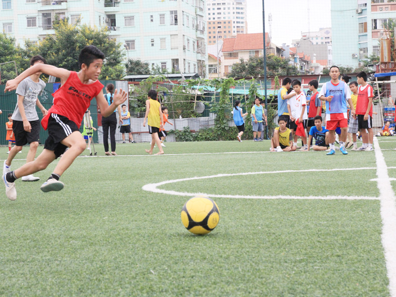 Một sân chơi cho các em thể hiện tốc độ, kỹ thuật cá nhân... Tốc độ, kỹ thuật...
