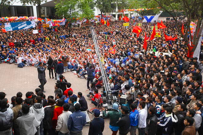 Sân Trường ĐH Xây dựng không còn chỗ trống. Ảnh Nguyễn Khánh