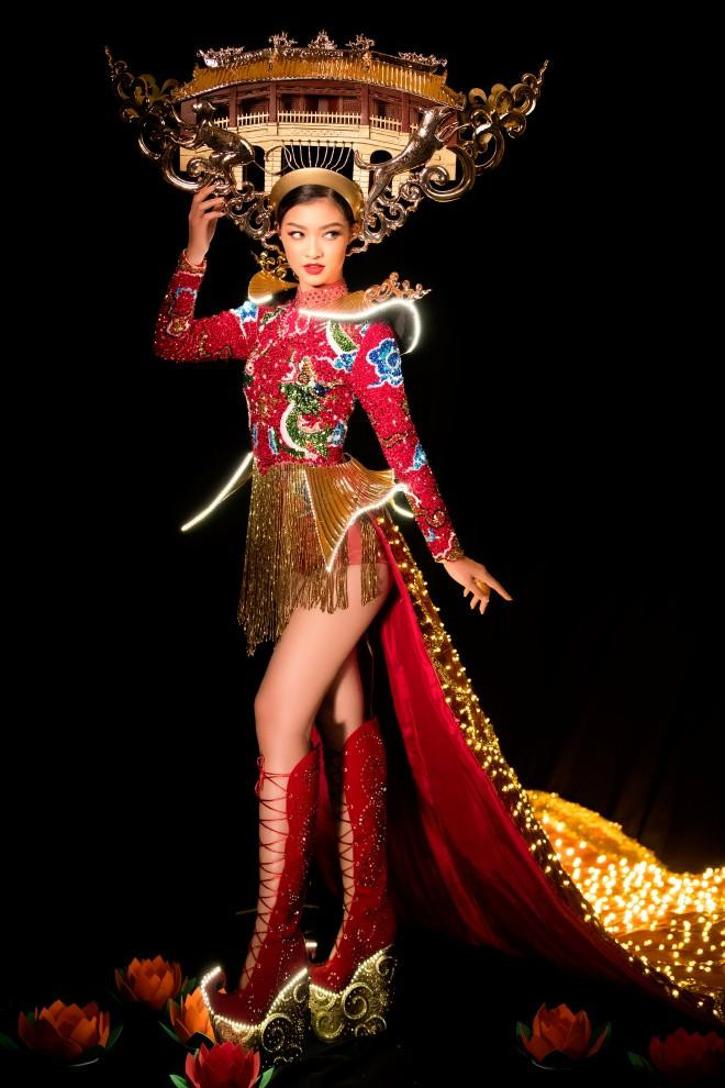 Được đánh giá là người đẹp thế hệ Gen Z đa năng, Kiều Loan đã có những màn thể hiện vô cùng ấn tượng tại sân chơi Miss Grand 2019. Cô tiếp tục giành chiến thắng ở hạng mục "Miss Popular Vote" và ghi danh trong top 10 chung cuộc.