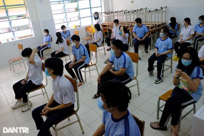 Chuyên gia cho rằng việc cho học sinh đi học trực tiếp trở lại là cần thiết (Ảnh minh họa: Hoàng Lê). Chuyên gia cho rằng việc cho học sinh đi học trực tiếp trở lại là cần thiết (Ảnh minh họa: Hoàng Lê).