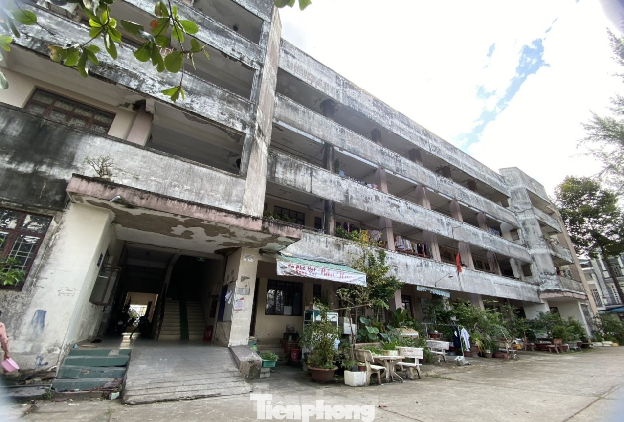 Một dãy block ở khu B của chung cư 91B. Một dãy block ở khu B của chung cư 91B.