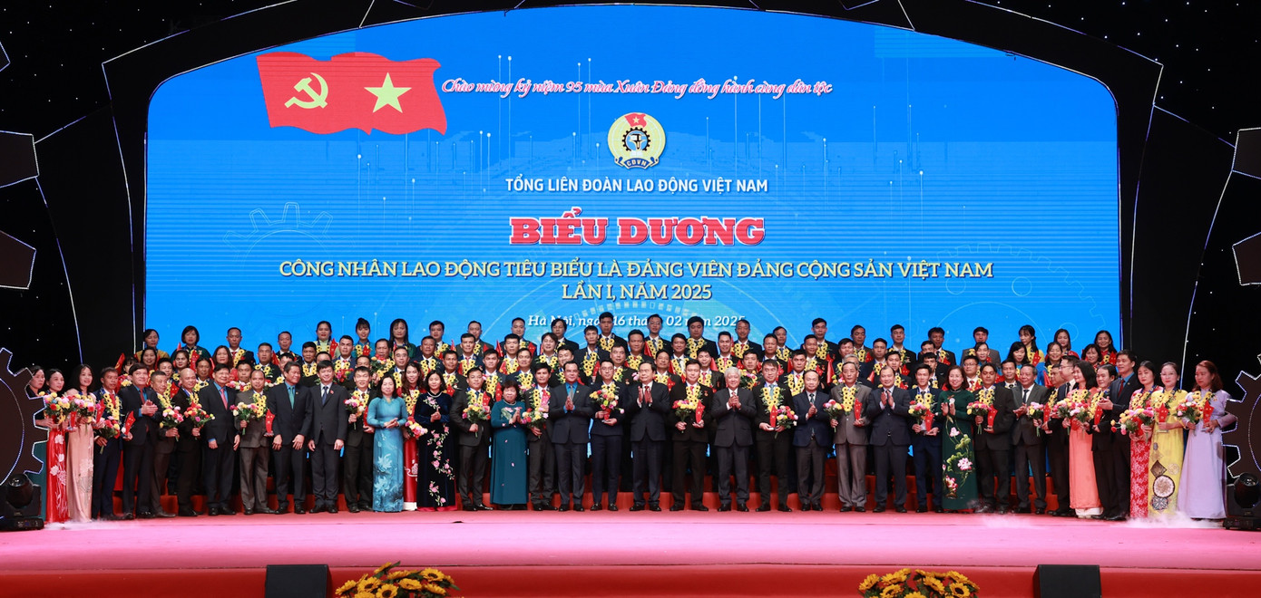 Hội nghị biểu dương công nhân lao động tiêu biểu là đảng viên. Ảnh: Hải Nguyễn