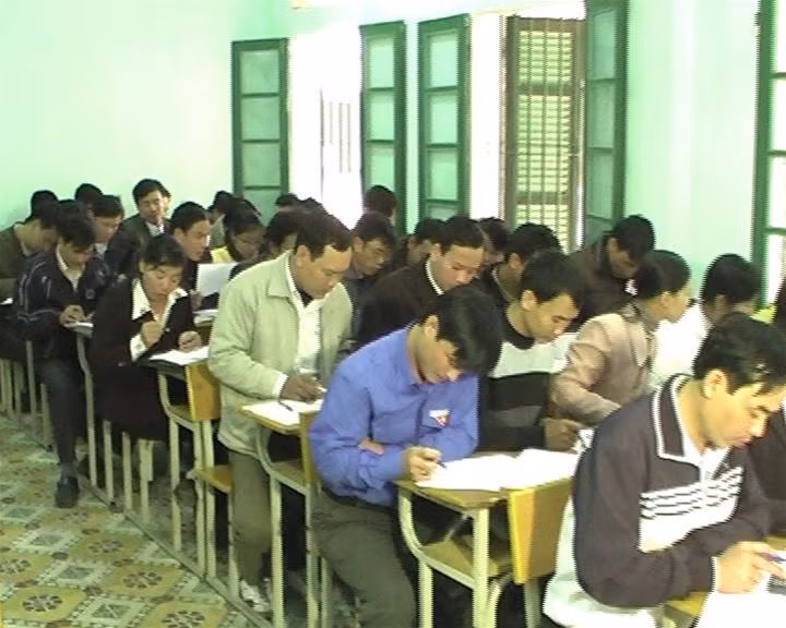 Trương Văn Trị tại lớp học ĐH. Ảnh : CTV
