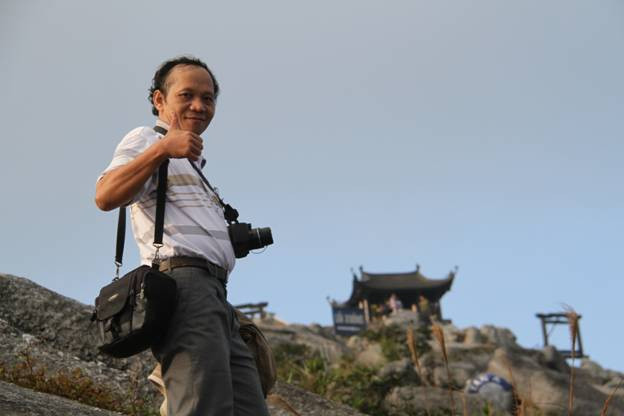 Chùa đồng tọa trên đỉnh Yên Tử hiện ra