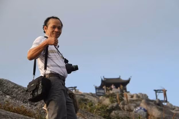 Chùa đồng tọa trên đỉnh Yên Tử hiện ra