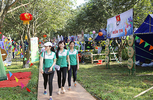Đoàn Thanh niên Vietcombank tổ chức hội trại ảnh 17