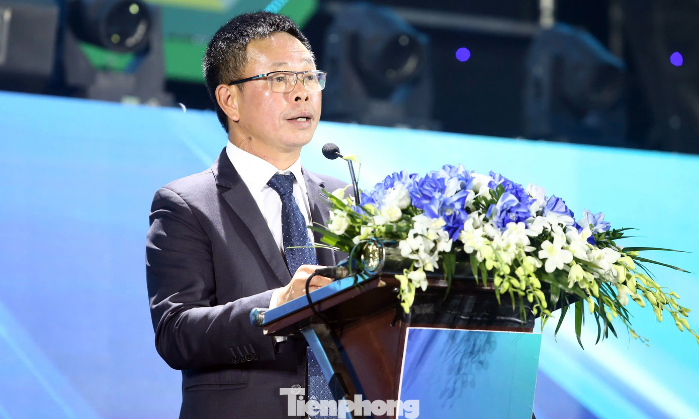 Ông Phùng Công Sưởng - Tổng Biên tập báo Tiền Phong, đồng Trưởng Ban Tổ chức Ngày Thẻ Việt Nam 2024 - phát biểu tại chương trình.