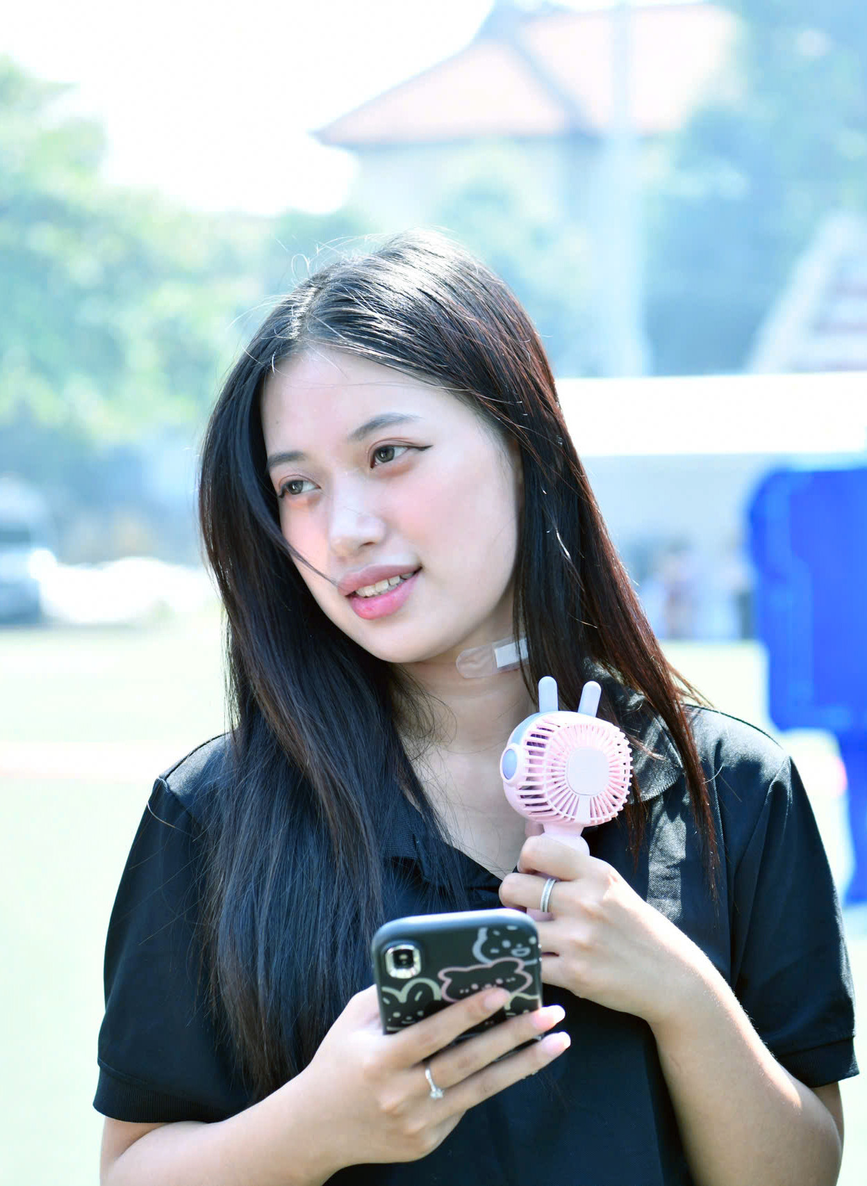 Bạn Vũ Bích Phương - SV Trường Đại học Kinh doanh và công nghệ tại ngày hội.