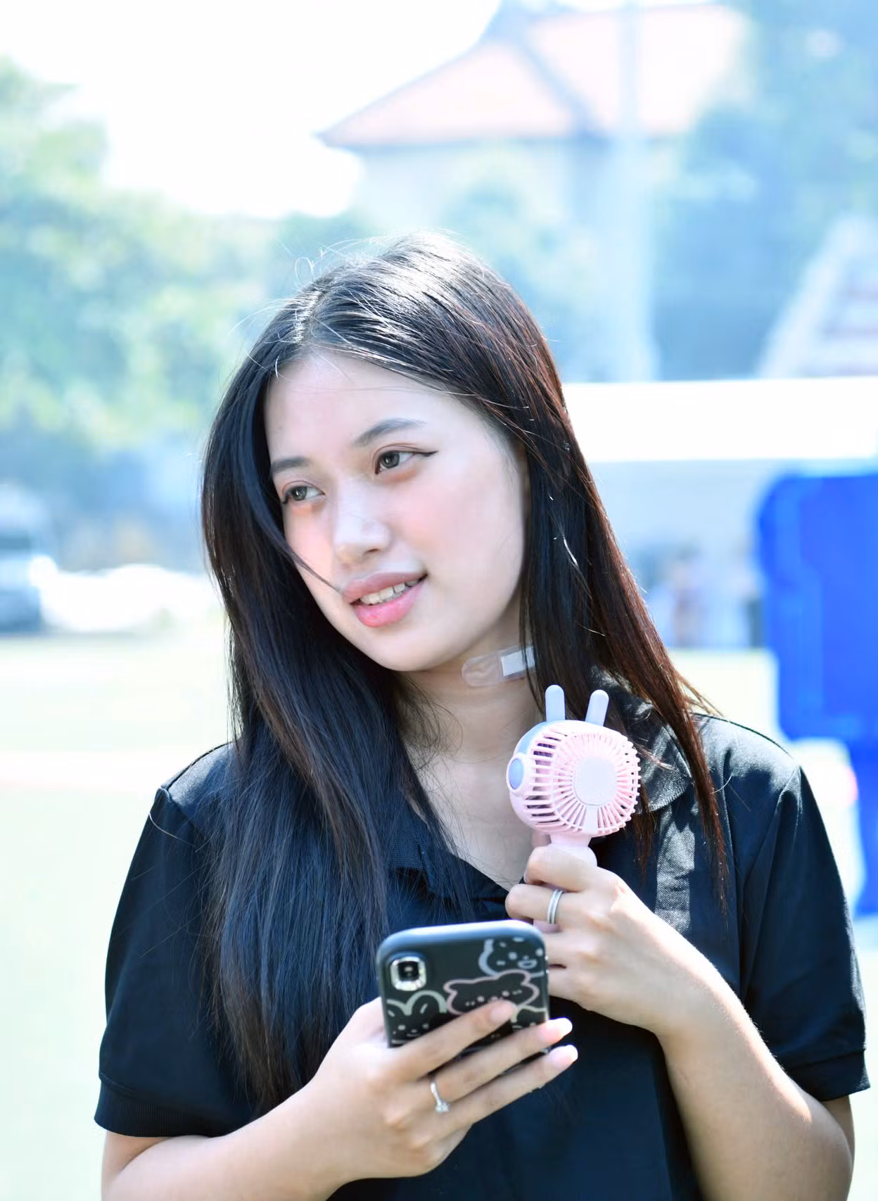 Bạn Vũ Bích Phương - SV Trường Đại học Kinh doanh và công nghệ tại ngày hội. Bạn Vũ Bích Phương - SV Trường Đại học Kinh doanh và công nghệ tại ngày hội.
