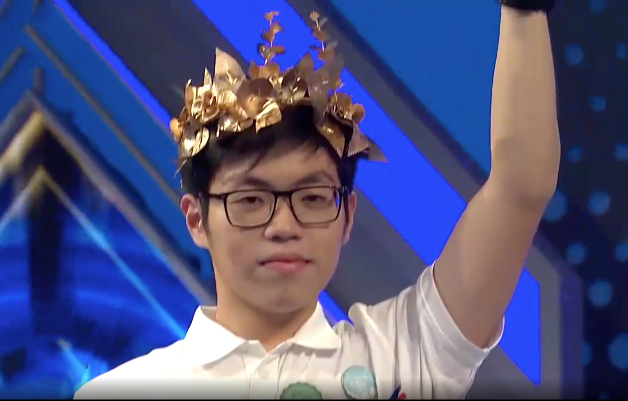 Nam sinh PT Năng khiếu, ĐHQG TP. Hồ CHí Minh, Trần Lê Minh Triết giành vòng nguyệt quế trận tuần đầu tiên Olympia 25.