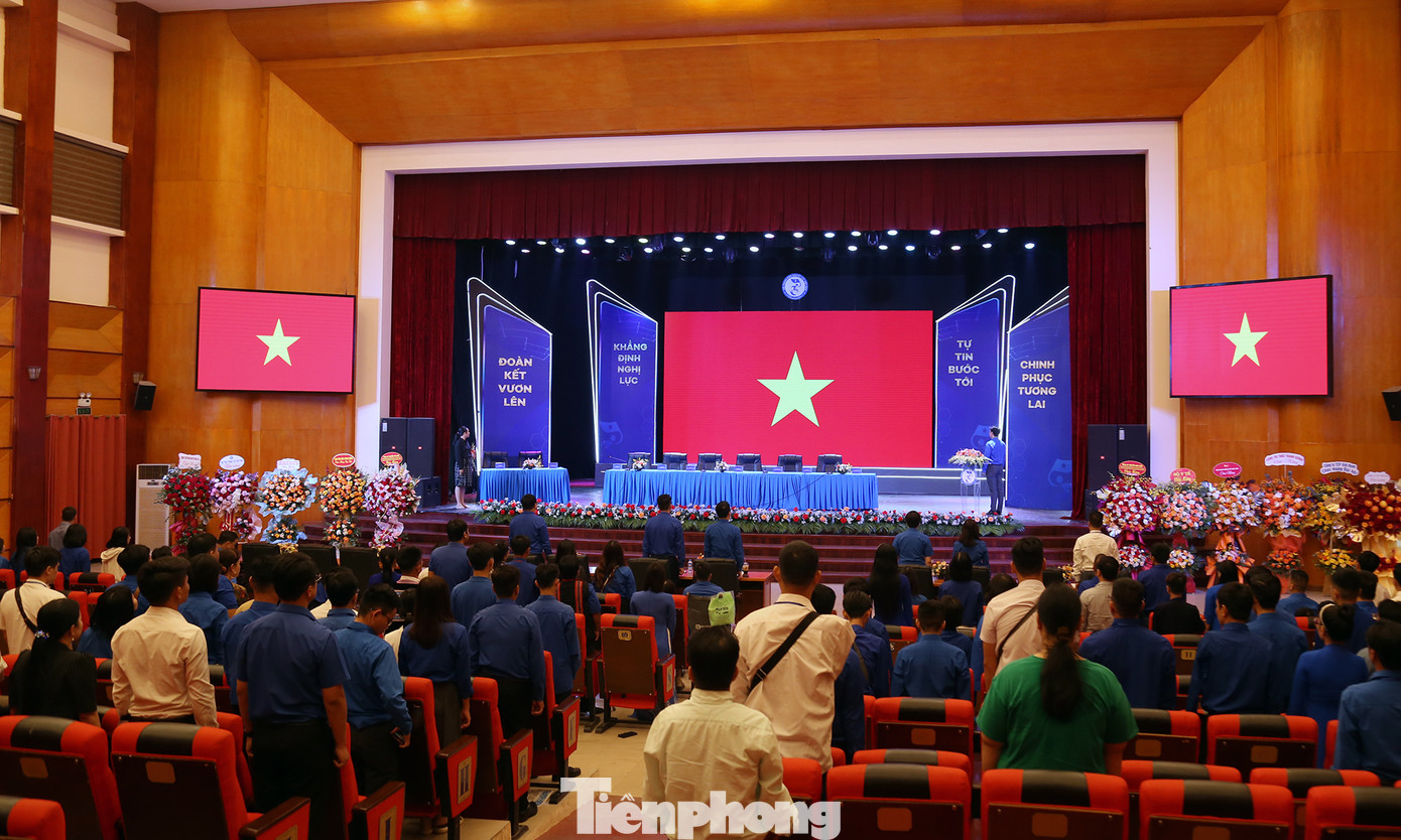 Đại hội tiến hành nghi thức chào cờ. Ảnh: Lâm Đăng Hải Đại hội tiến hành nghi thức chào cờ. Ảnh: Lâm Đăng Hải