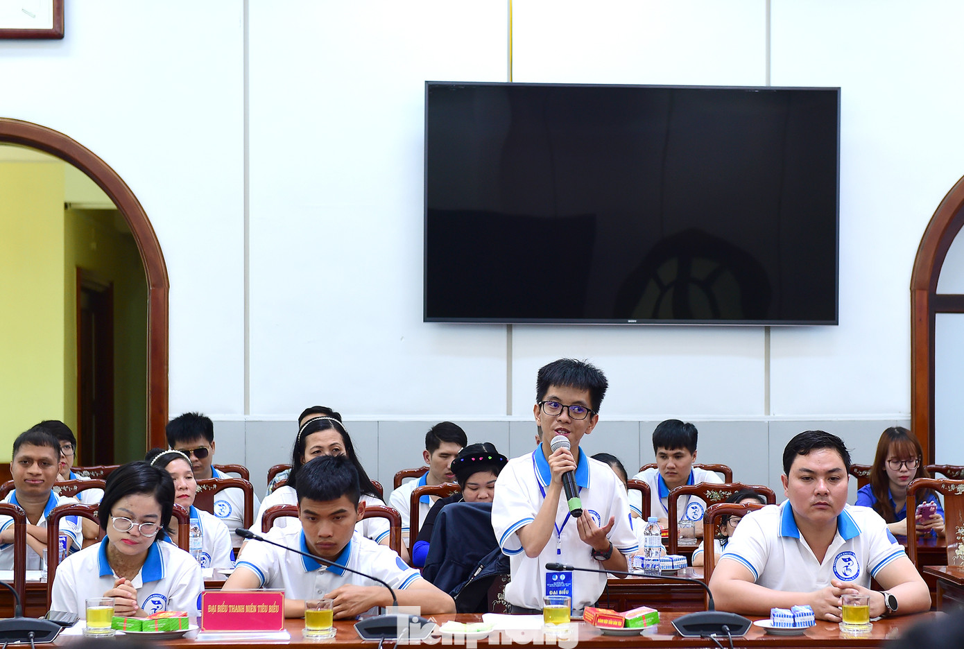 Chương Đình Phúc chia sẻ câu chuyện bản thân tại chương trình Chủ tịch Ủy ban T.Ư Mặt trận Tổ quốc Việt Nam gặp các đại biểu thanh niên khuyết tật tiêu biểu năm 2024. Ảnh: Xuân Tùng