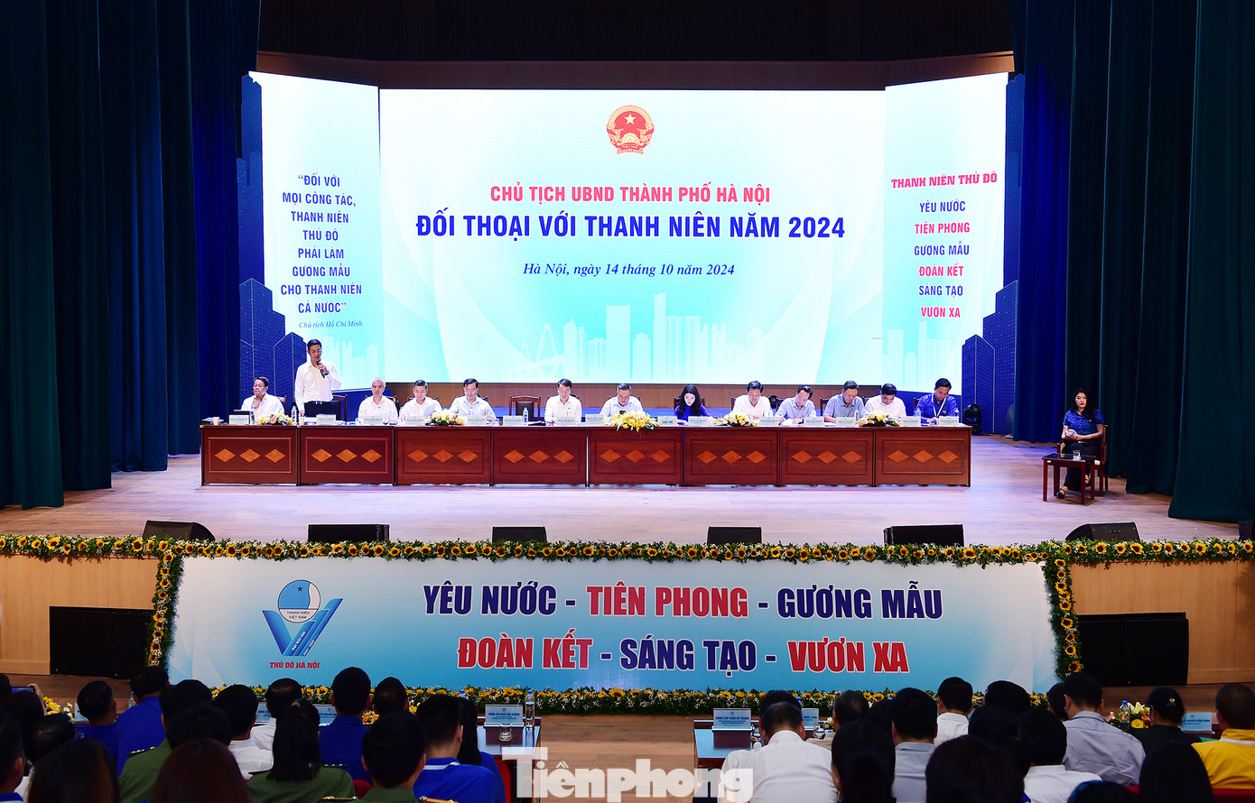 Hội nghị Đối thoại giữa Chủ tịch UBND TP Hà Nội với thanh niên năm 2024. Ảnh: Xuân Tùng