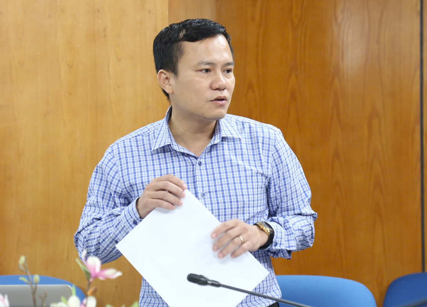 Anh Nguyễn Duy Hưng - Chánh Văn phòng T.Ư Hội báo cáo về hồ sơ đề cử. Ảnh: Lâm Đăng Hải Anh Nguyễn Duy Hưng - Chánh Văn phòng T.Ư Hội báo cáo về hồ sơ đề cử. Ảnh: Lâm Đăng Hải