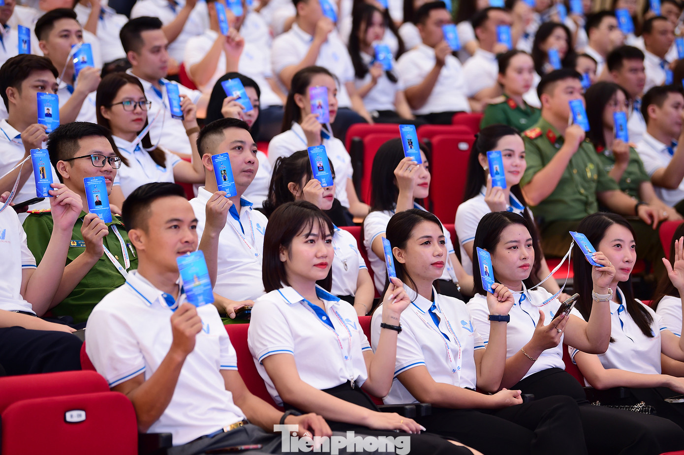 Đại biểu hiệp thương thống nhất nội dung tại Đại hội. Ảnh: Xuân Tùng