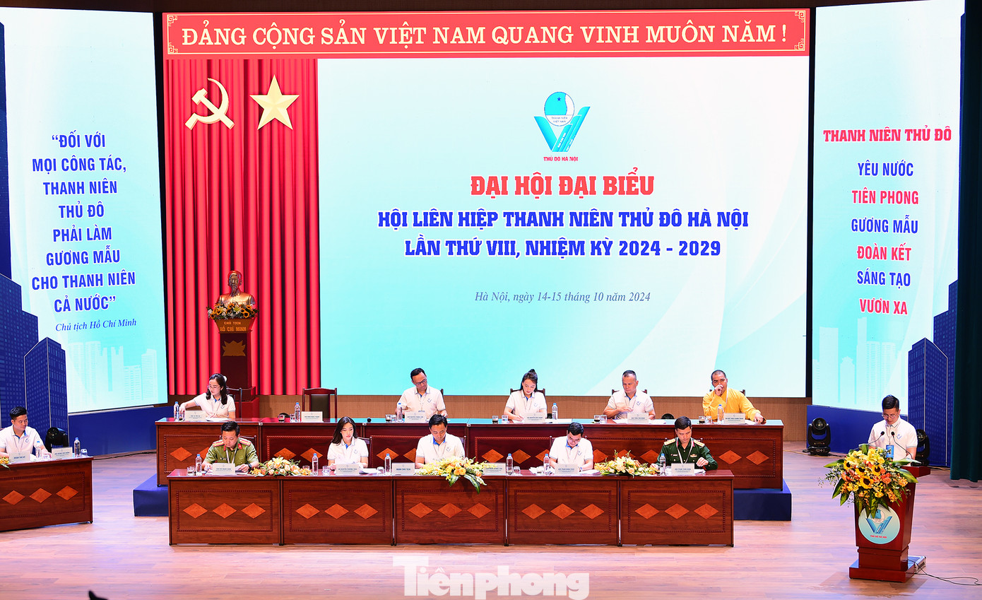 Đoàn Chủ tịch điều hành Đại hội. Ảnh: Xuân Tùng