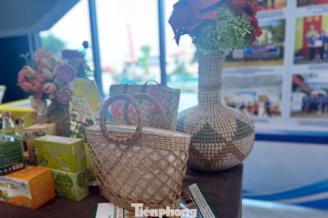 Trong khuôn khổ chương trình, Đại hội trưng bày, giới thiệu sản phẩm khởi nghiệp của thanh niên tỉnh Ninh Bình. Ảnh: Xuân Tùng Trong khuôn khổ chương trình, Đại hội trưng bày, giới thiệu sản phẩm khởi nghiệp của thanh niên tỉnh Ninh Bình. Ảnh: Xuân Tùng
