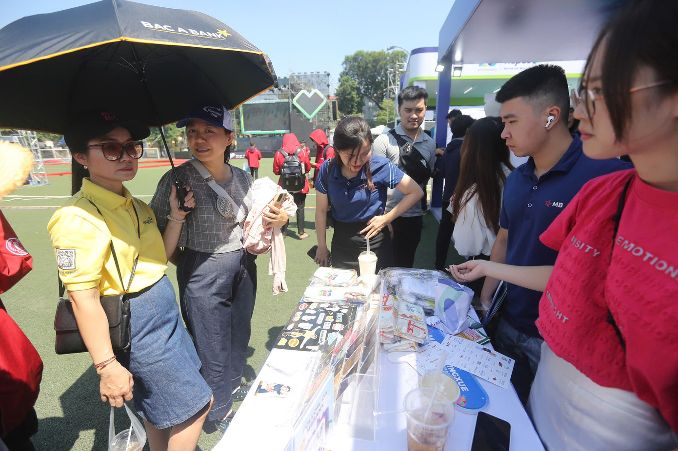 Ngày Thẻ Việt Nam là sự kiện bao gồm chuỗi hoạt động nhằm hưởng ứng và góp phần hiện thực hóa các mục tiêu của Chính phủ, Ngân hàng Nhà nước về đề án không dùng tiền mặt, chương trình chuyển đổi số quốc gia