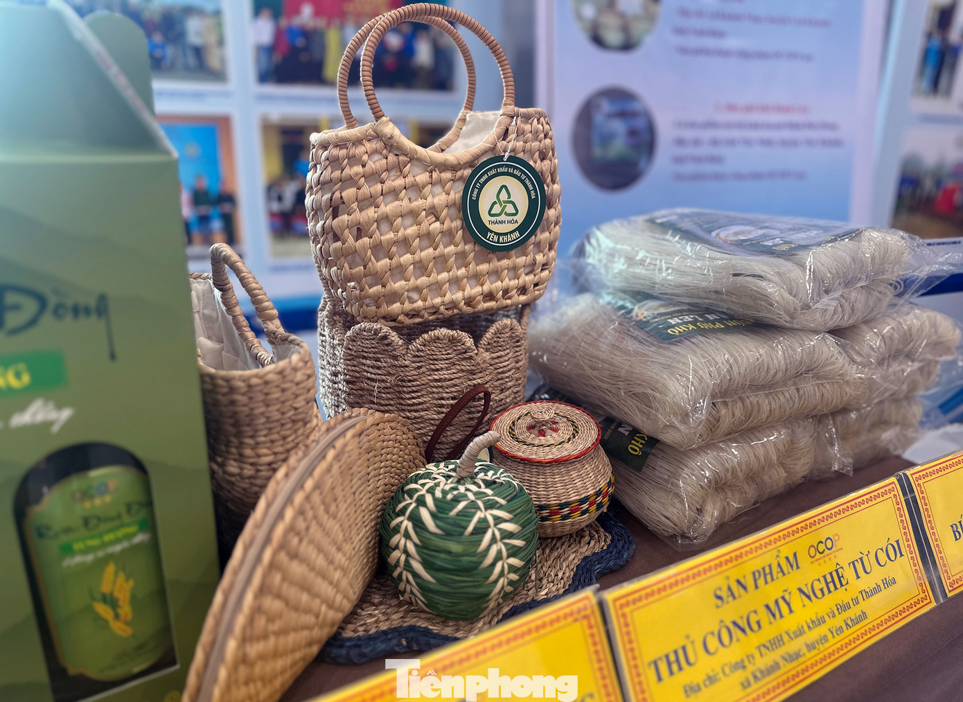 Trong khuôn khổ chương trình, Đại hội trưng bày, giới thiệu sản phẩm khởi nghiệp của thanh niên tỉnh Ninh Bình. Ảnh: Xuân Tùng