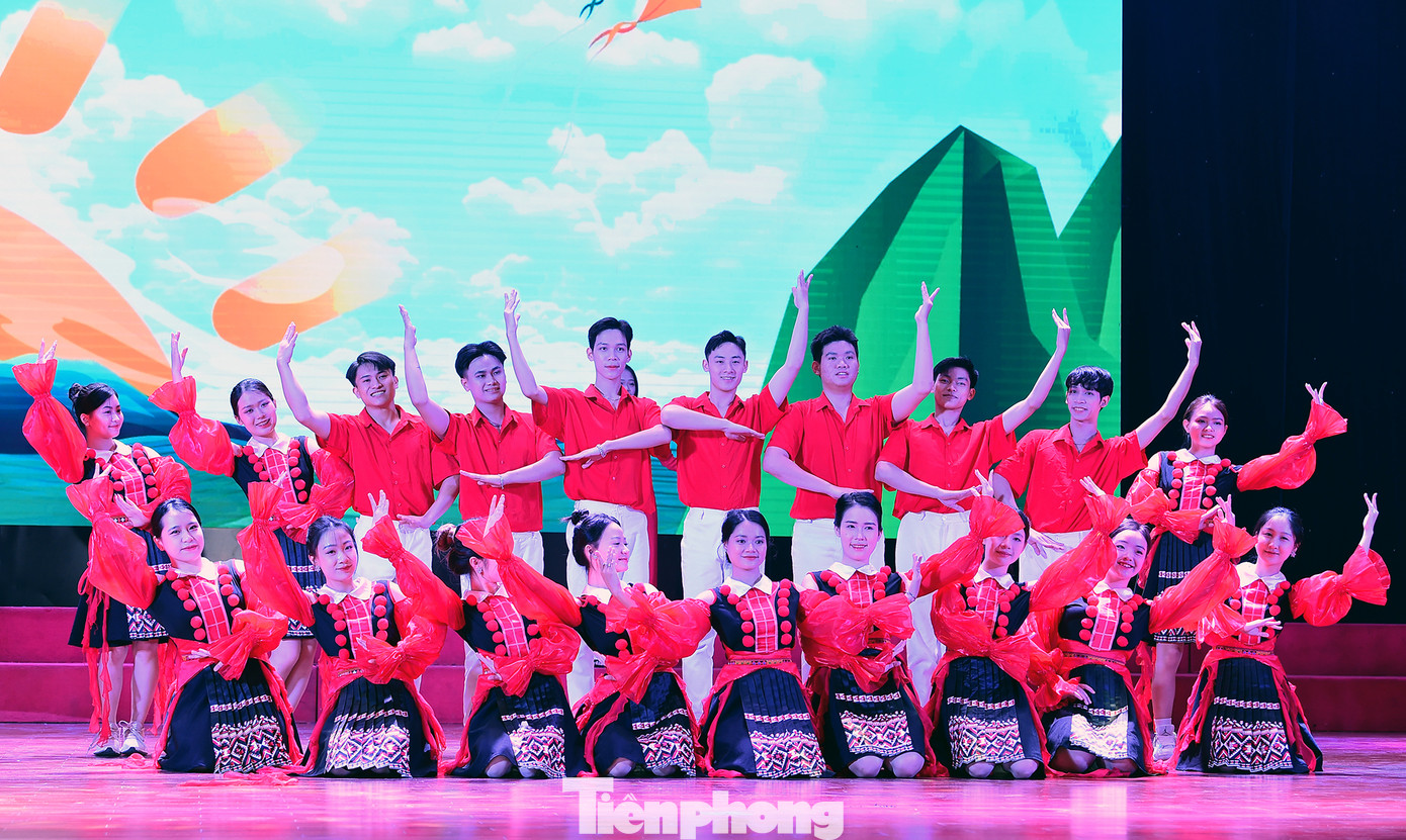 Chương trình văn nghệ tại chương trình. Ảnh: Xuân Tùng Chương trình văn nghệ tại chương trình. Ảnh: Xuân Tùng