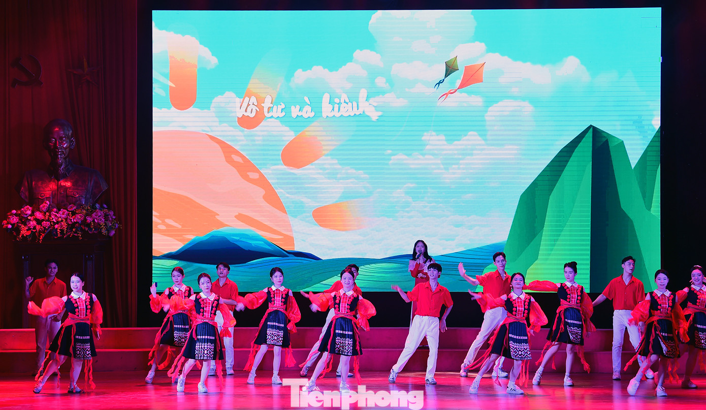 Chương trình văn nghệ tại chương trình. Ảnh: Xuân Tùng Chương trình văn nghệ tại chương trình. Ảnh: Xuân Tùng