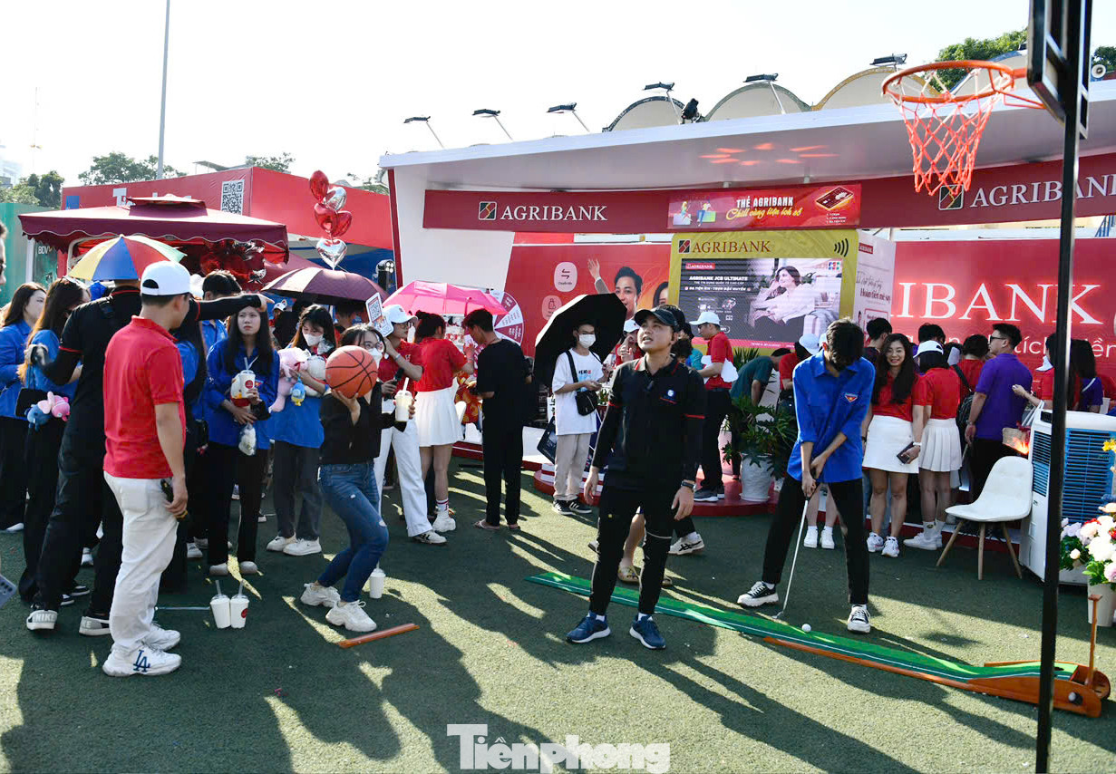 Sự kiện năm nay có nhiều điểm mới, thú vị và trải nghiệm công nghệ thanh toán thông minh 100% không sử dụng tiền mặt; hoạt động giải trí và mua sắm cho người trẻ cũng như các gia đình.