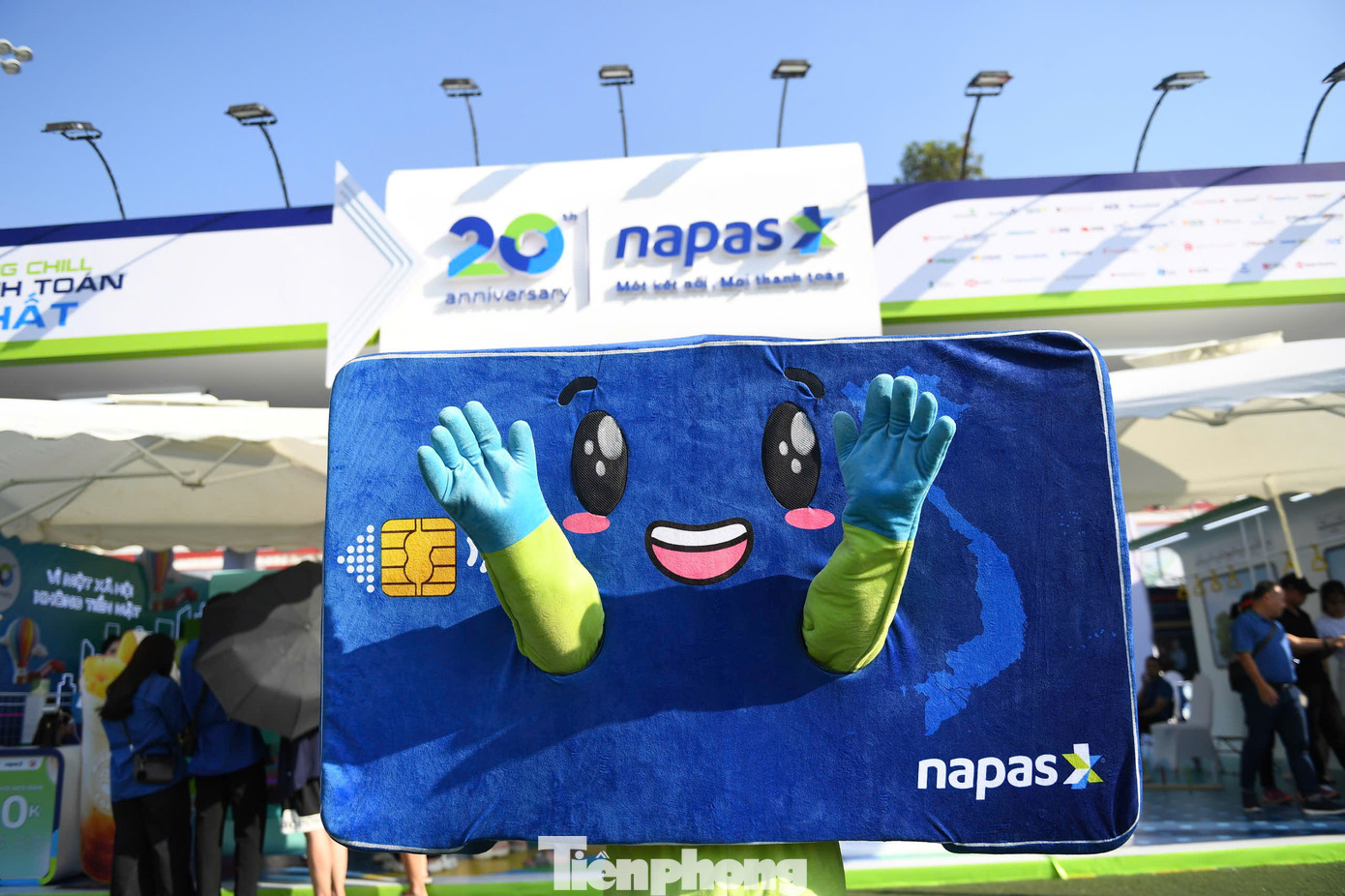 Ngày 5/10, tại sân vận động Đại học Bách Khoa (Hà Nội), Ngày Thẻ Việt Nam 2024 - Sóng Festival với thông điệp “Sống chill - thanh toán chất" chính thức khai mạc.