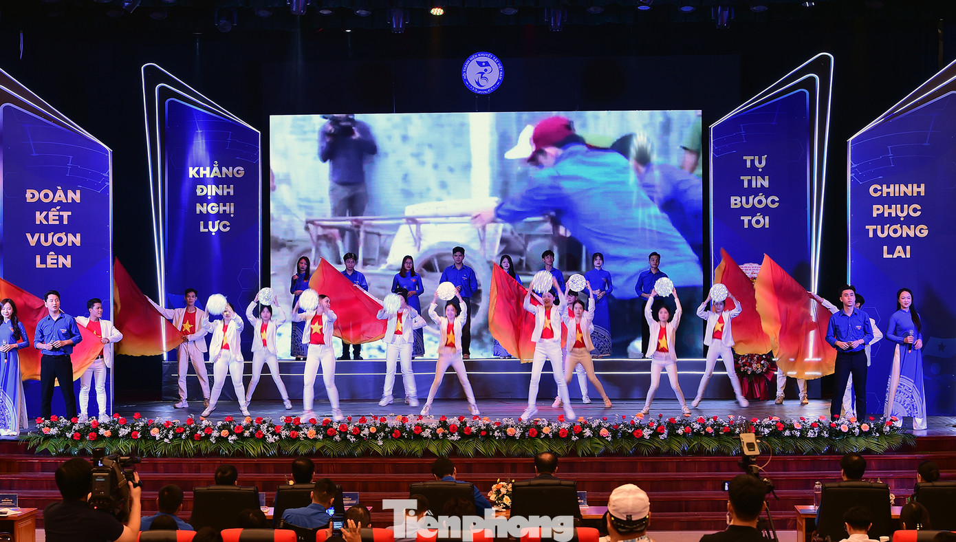 Chương trình nghệ thuật chào mừng Đại hội. Ảnh: Xuân Tùng