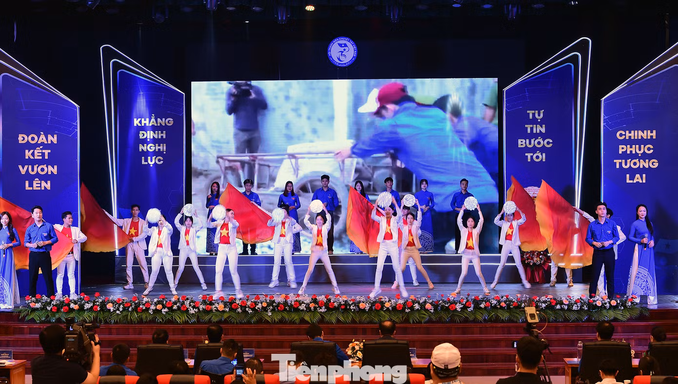 Chương trình nghệ thuật chào mừng Đại hội. Ảnh: Xuân Tùng