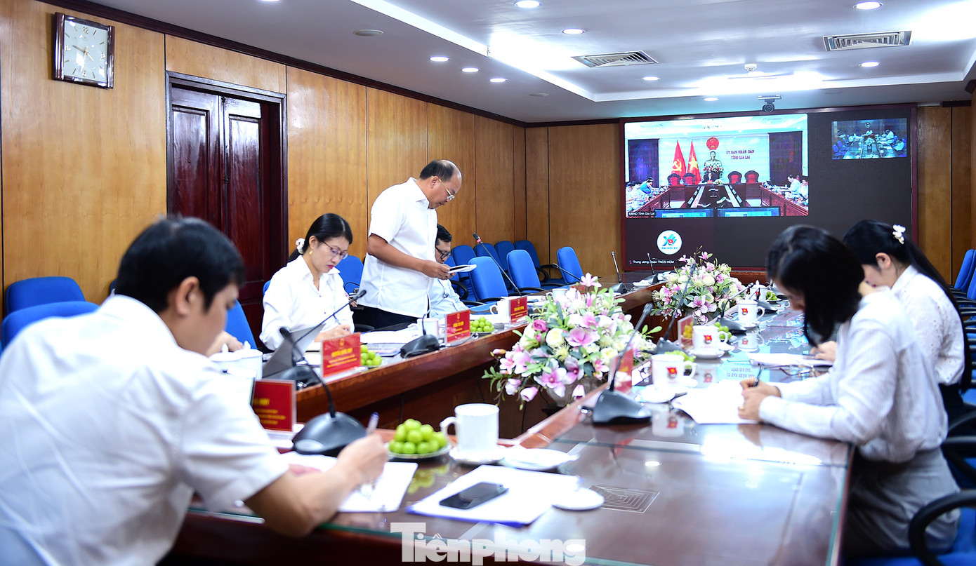 Đoàn công tác UBQG về Thanh niên Việt Nam làm việc với UBND tỉnh Gia Lai. Ảnh: Xuân Tùng