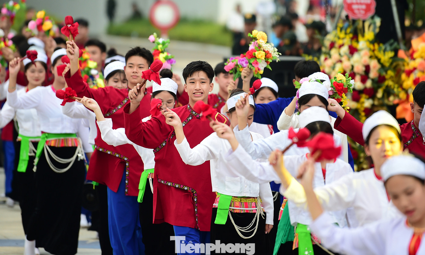 Trong nhiệm kỳ mới, Hội LHTN Việt Nam Thành phố Hà Nội tiếp tục đầu tư làm tốt hơn nữa sứ mệnh đoàn kết, tập hợp rộng rãi thanh niên. Ảnh: Xuân Tùng Trong nhiệm kỳ mới, Hội LHTN Việt Nam Thành phố Hà Nội tiếp tục đầu tư làm tốt hơn nữa sứ mệnh đoàn kết, tập hợp rộng rãi thanh niên. Ảnh: Xuân Tùng