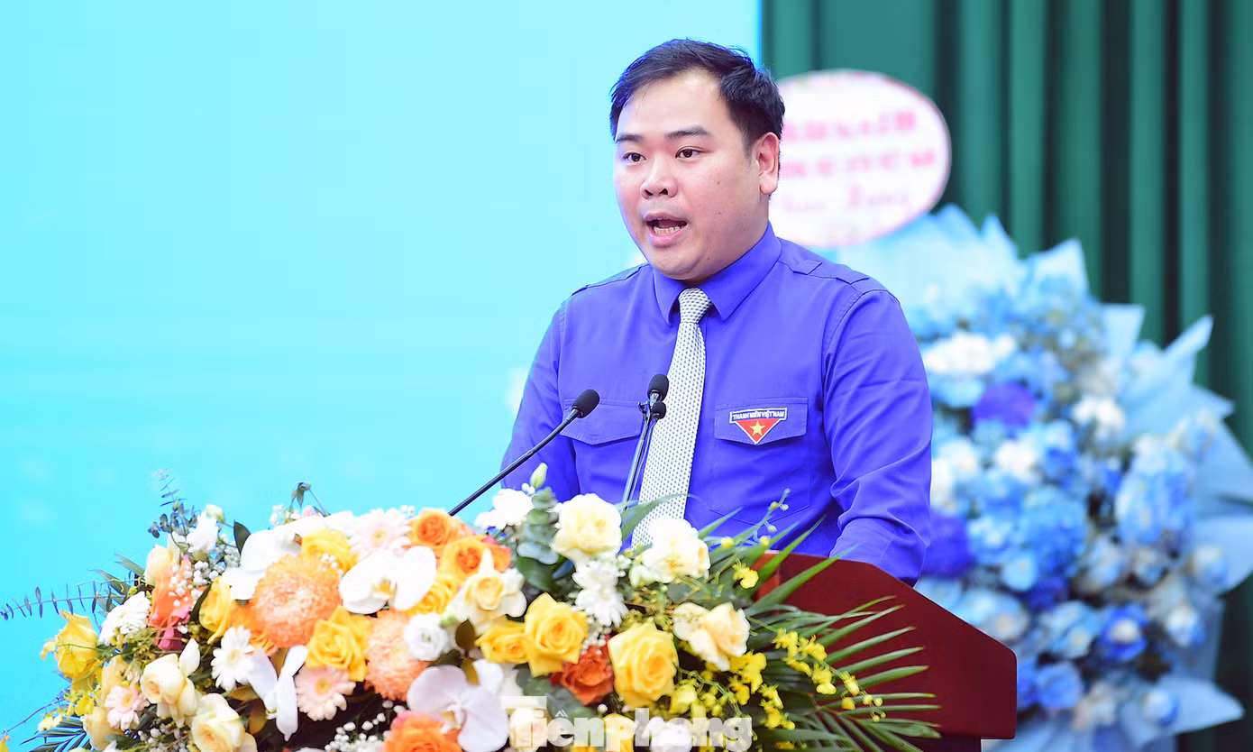 Anh Nguyễn Xuân Hiếu phát biểu tại Đại hội. Ảnh: Xuân Tùng Anh Nguyễn Xuân Hiếu phát biểu tại Đại hội. Ảnh: Xuân Tùng