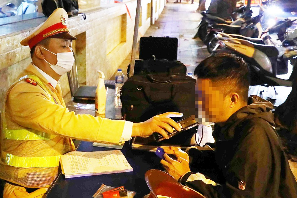 Thủ tướng yêu cầu thông báo về cơ quan, đơn vị để xử lý nghiêm cán bộ, công chức vi phạm nồng độ cồn.