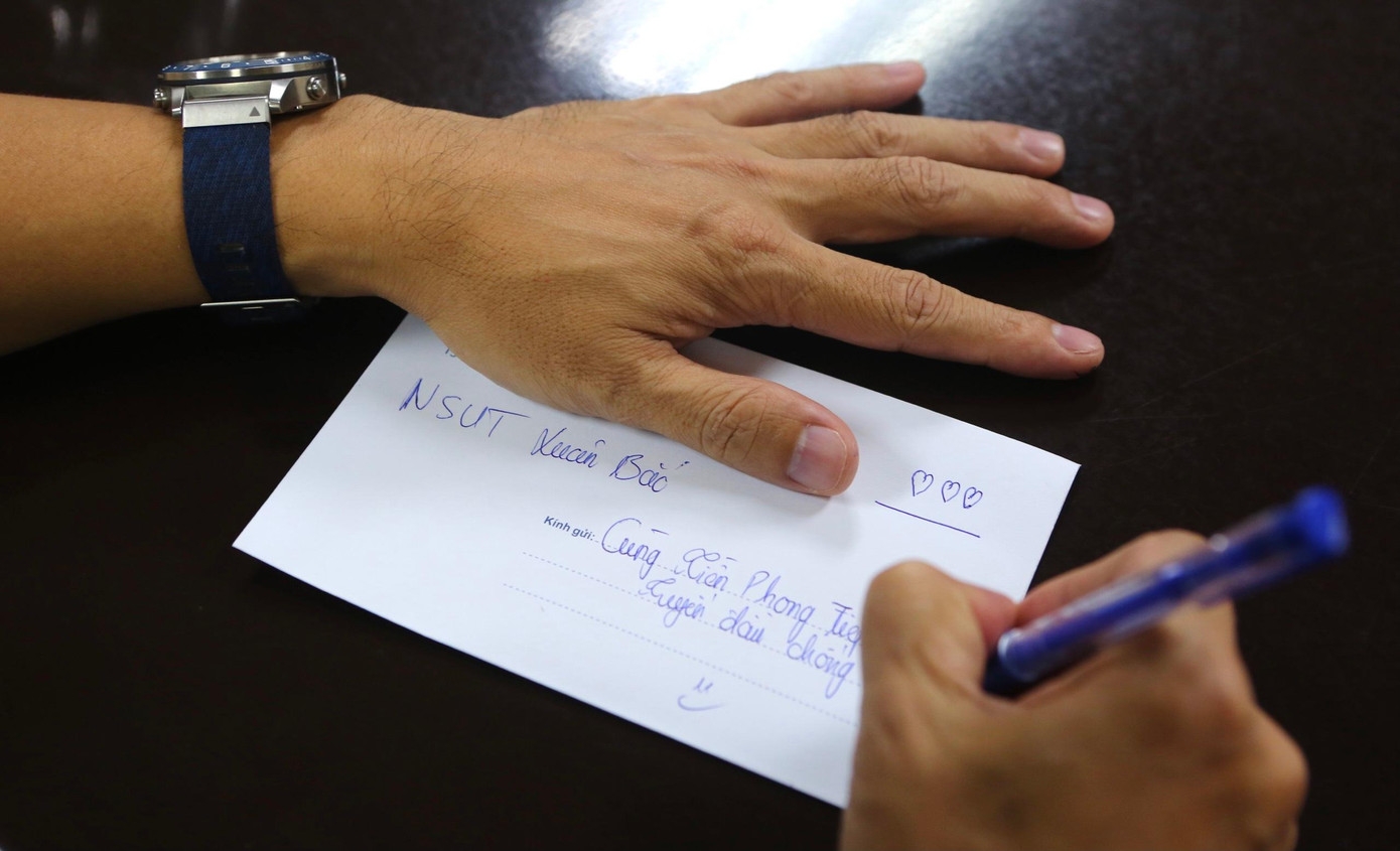 Món quà bất ngờ của NSƯT Xuân Bắc vào lúc 19h tối 23/8