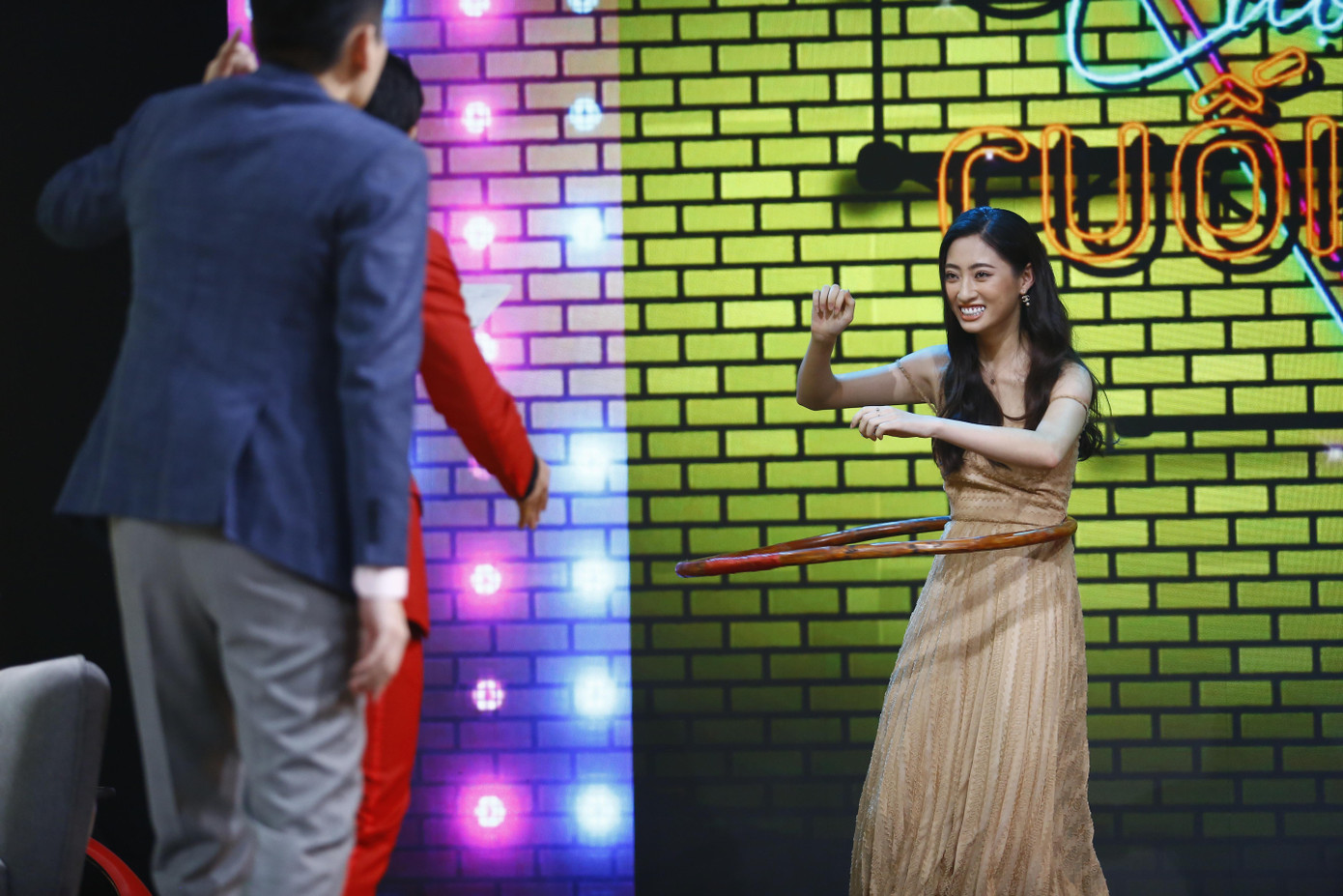 Vừa lắc vòng vừa làm toán