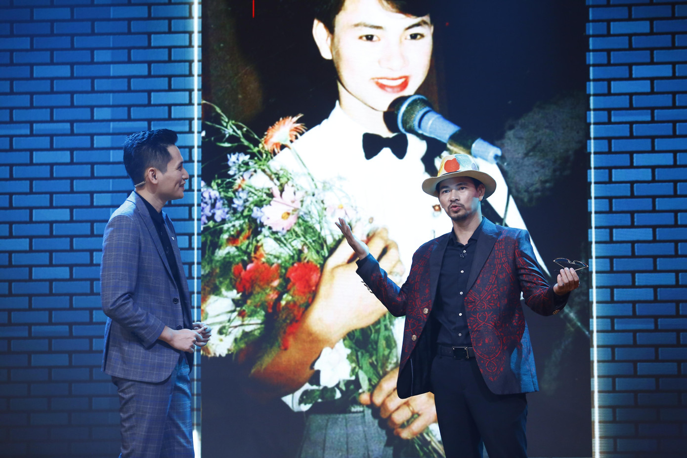 Bức ảnh bất ngờ được BTV "Cuộc hẹn cuối tuần" "đào" lại