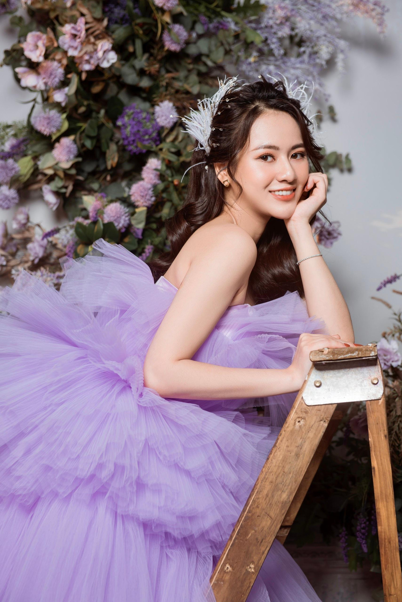 Việt Hoa ngoài đời khá rụt rè Việt Hoa ngoài đời khá rụt rè