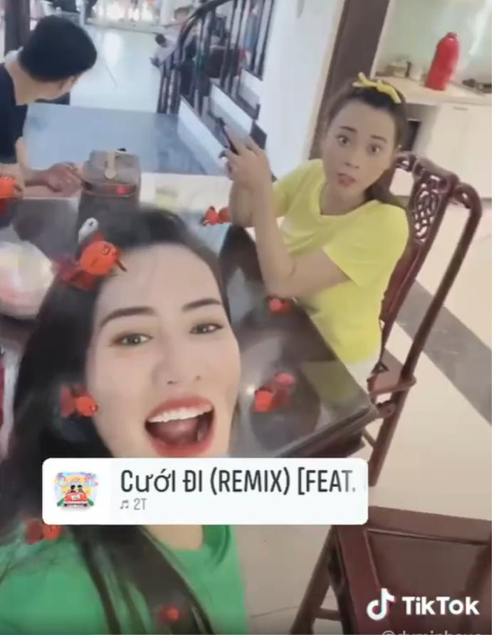 Một tấm ảnh hậu trường rò rỉ về ngày Nam-Long về chung nhà