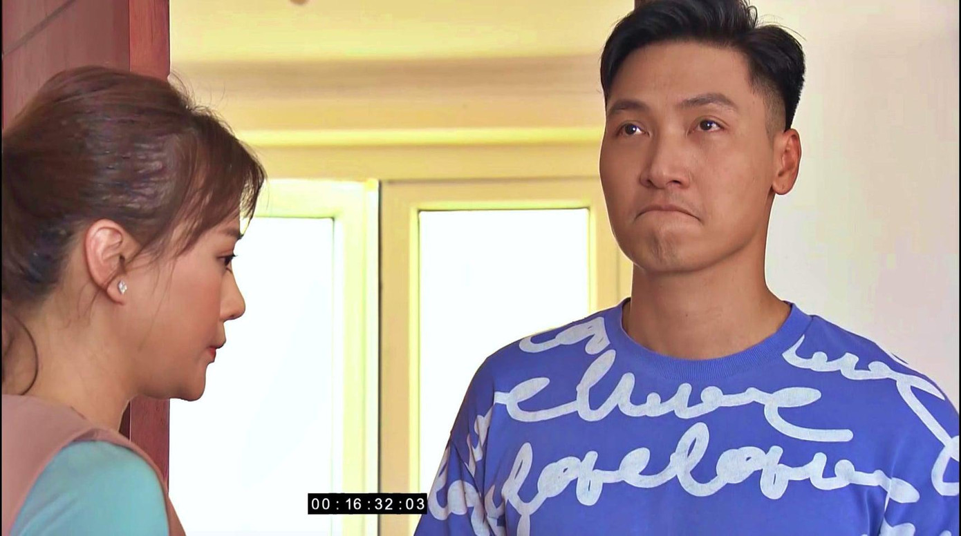 Nam lại tiếp tục đuổi Long