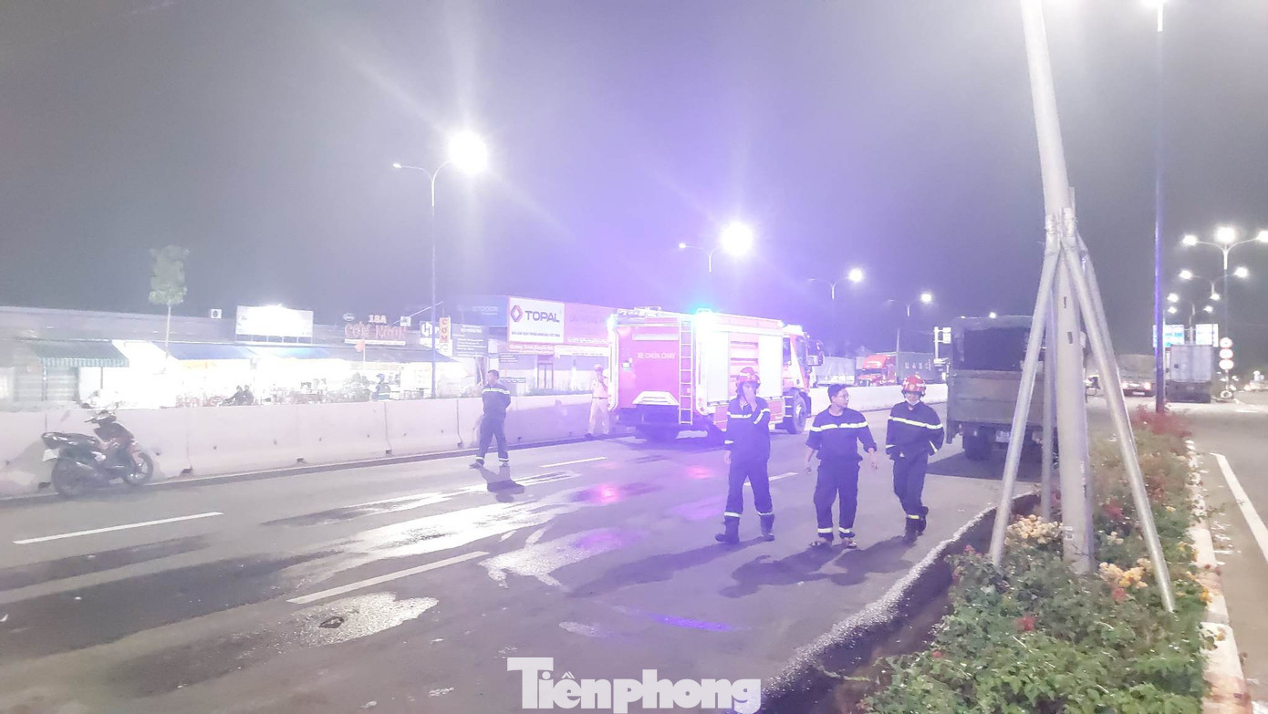 Lực lượng chức năng đến hiện trường Lực lượng chức năng đến hiện trường