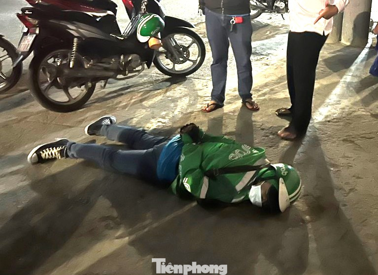 Nguyễn Tấn Kỵ được trinh sát phát hiện bắt giữ khi đang hành nghề xe ôm Nguyễn Tấn Kỵ được trinh sát phát hiện bắt giữ khi đang hành nghề xe ôm