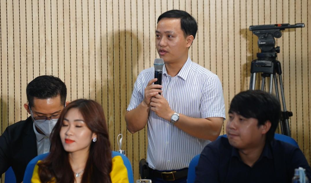 Anh Hồ Xuân Vinh - Gương mặt trẻ Việt Nam tiêu biểu năm 2021 đặt câu hỏi cho Bí thư thứ nhất T.Ư Đoàn Nguyễn Anh Tuấn Anh Hồ Xuân Vinh - Gương mặt trẻ Việt Nam tiêu biểu năm 2021 đặt câu hỏi cho Bí thư thứ nhất T.Ư Đoàn Nguyễn Anh Tuấn