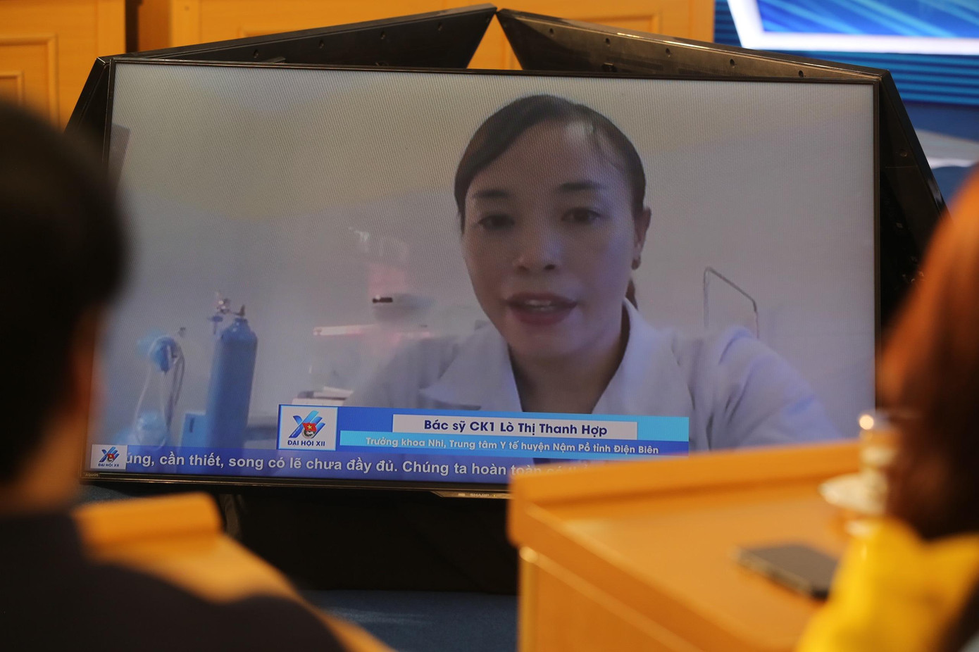 Bác sĩ Lò Thị Thanh Hợp đặt câu hỏi với Bí thư thứ nhất T.Ư Đoàn. - Ảnh: Duy Phạm Bác sĩ Lò Thị Thanh Hợp đặt câu hỏi với Bí thư thứ nhất T.Ư Đoàn. - Ảnh: Duy Phạm