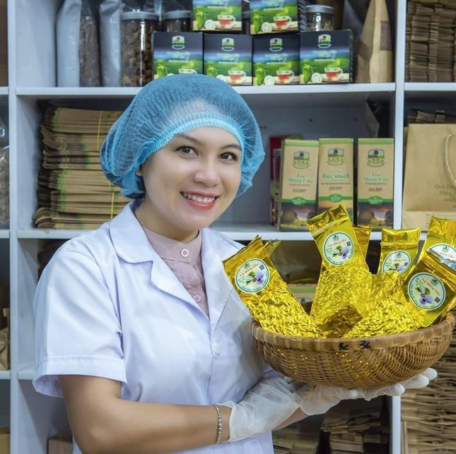 Giới trẻ nông thôn có rất nhiều ý tưởng, sức sáng tạo và tinh thần khởi nghiệp. Càng ở môi trường khó khăn, khát khao làm giàu của bạn trẻ càng lớn. Tuy nhiên, các bạn trẻ ở nông thôn rất cần được định hướng, hỗ trợ cả về nguồn lực và phương pháp để thúc đẩy các mô hình khởi nghiệp thành công. Do đó, tôi mong muốn, tới đây các cấp bộ Đoàn, đặc biệt là Đoàn cơ sở (đơn vị gần nhất với thanh niên) tiếp tục hỗ trợ, tạo thêm nhiều cuộc thi khởi nghiệp thanh niên, huy động kêu gọi nguồn lực để hỗ trợ giới trẻ khởi nghiệp, lập nghiệp. Giới trẻ nông thôn có rất nhiều ý tưởng, sức sáng tạo và tinh thần khởi nghiệp. Càng ở môi trường khó khăn, khát khao làm giàu của bạn trẻ càng lớn. Tuy nhiên, các bạn trẻ ở nông thôn rất cần được định hướng, hỗ trợ cả về nguồn lực và phương pháp để thúc đẩy các mô hình khởi nghiệp thành công. Do đó, tôi mong muốn, tới đây các cấp bộ Đoàn, đặc biệt là Đoàn cơ sở (đơn vị gần nhất với thanh niên) tiếp tục hỗ trợ, tạo thêm nhiều cuộc thi khởi nghiệp thanh niên, huy động kêu gọi nguồn lực để hỗ trợ giới trẻ khởi nghiệp, lập nghiệp.