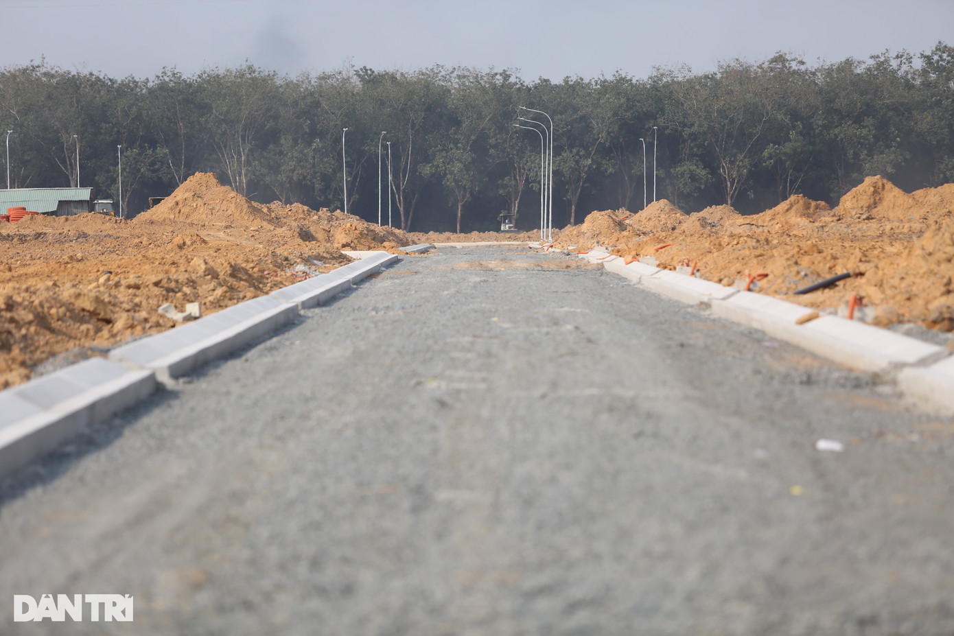 Khu tái định cư Long Đức (huyện Long Thành, Đồng Nai) xây dựng hơn 60% tiến độ (Ảnh: Hoàng Bình). Khu tái định cư Long Đức (huyện Long Thành, Đồng Nai) xây dựng hơn 60% tiến độ (Ảnh: Hoàng Bình).
