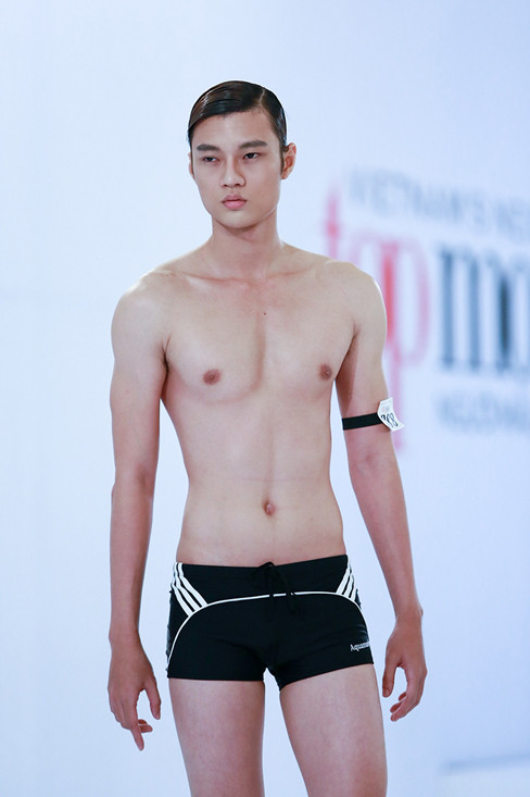 Một thí sinh nam có hình thể và gương mặt khá chuẩn