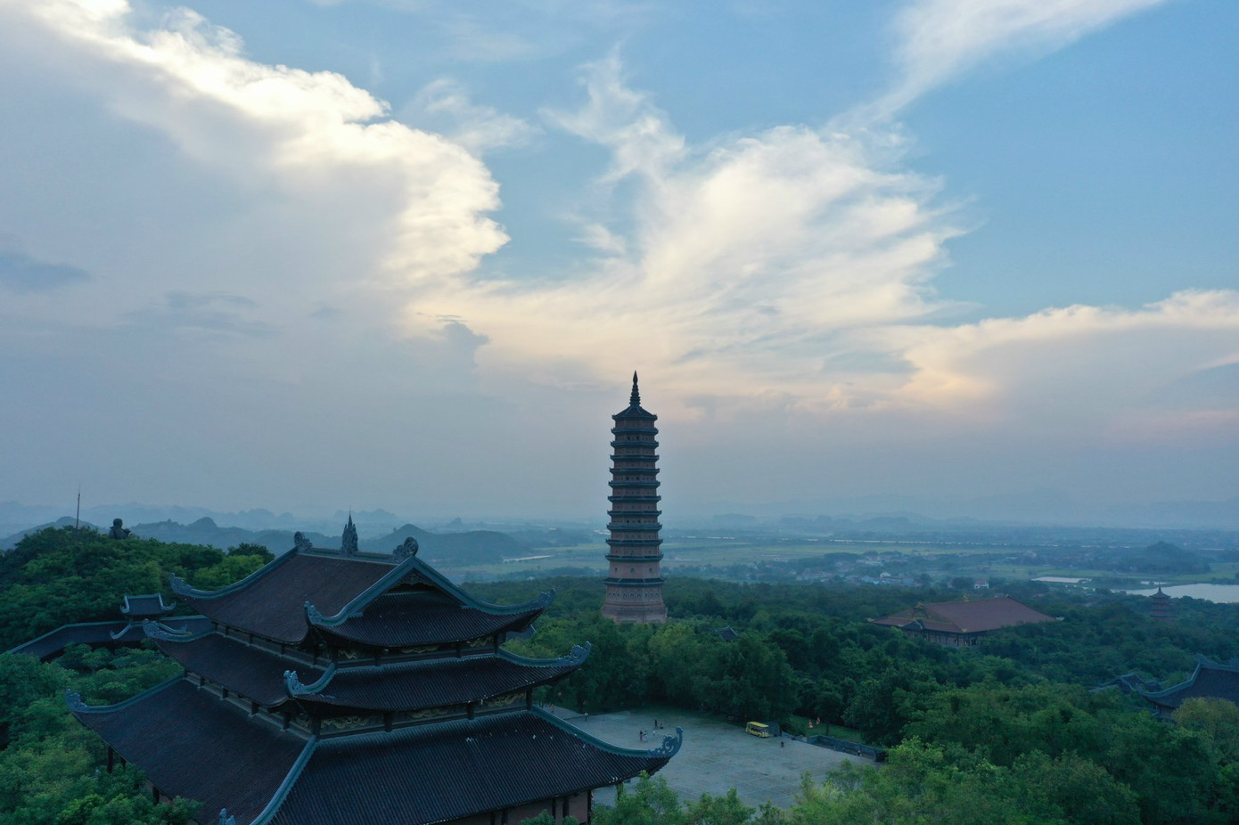 Một góc quần thể chùa Bái Đính. Ảnh: Phạm Nam. Một góc quần thể chùa Bái Đính. Ảnh: Phạm Nam.