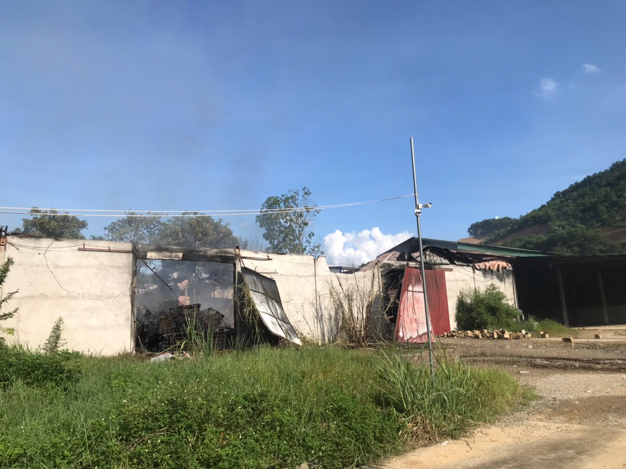 Nhà kho sau khi cháy. Nhà kho sau khi cháy.