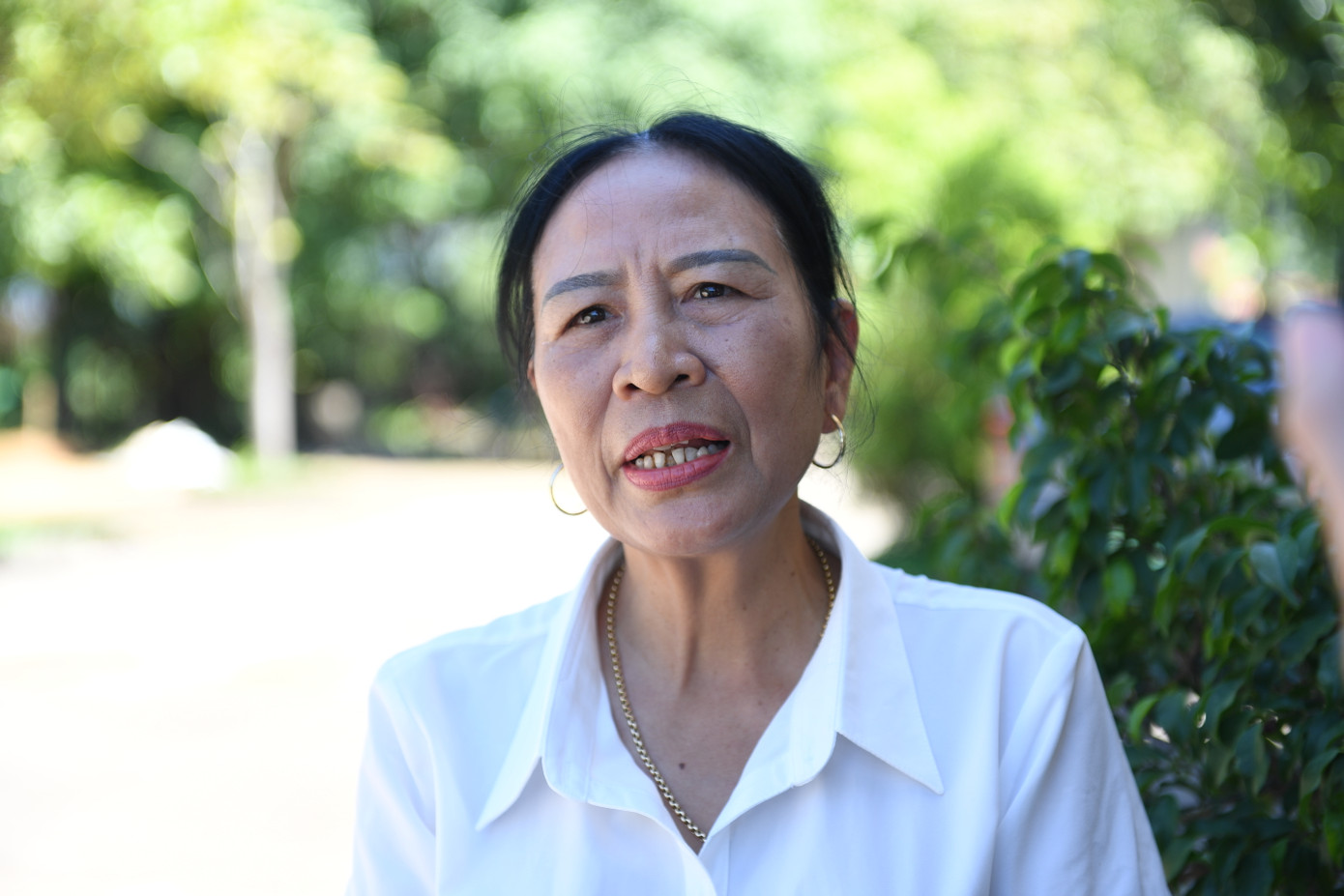 Lái đò Bùi Thị Kiếm, Hoa Lư, Ninh Bình nhận thấy việc kí hợp đồng lao động gắn với quyền lợi, trách nhiệm là cần thiết. Lái đò Bùi Thị Kiếm, Hoa Lư, Ninh Bình nhận thấy việc kí hợp đồng lao động gắn với quyền lợi, trách nhiệm là cần thiết.