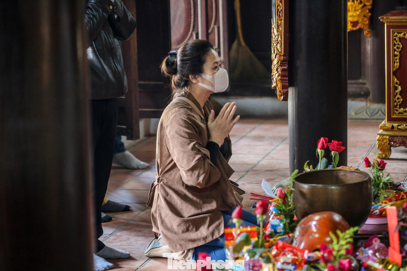 "Mình đi lễ để cầu bình an cho gia đình, họ hàng, một phần khác cũng muốn tìm một nửa còn lại của mình", bạn Thu (Đống Đa, Hà Nội) chia sẻ. "Mình đi lễ để cầu bình an cho gia đình, họ hàng, một phần khác cũng muốn tìm một nửa còn lại của mình", bạn Thu (Đống Đa, Hà Nội) chia sẻ.